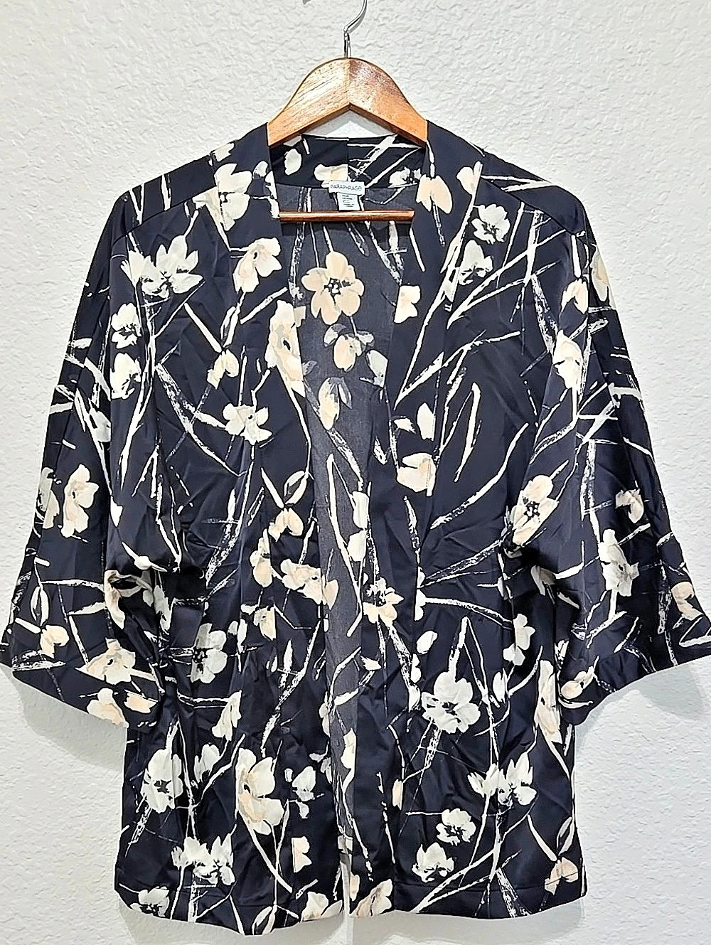 Paraphrase Floral Kimono Jacket in Black & Cream Size Medium